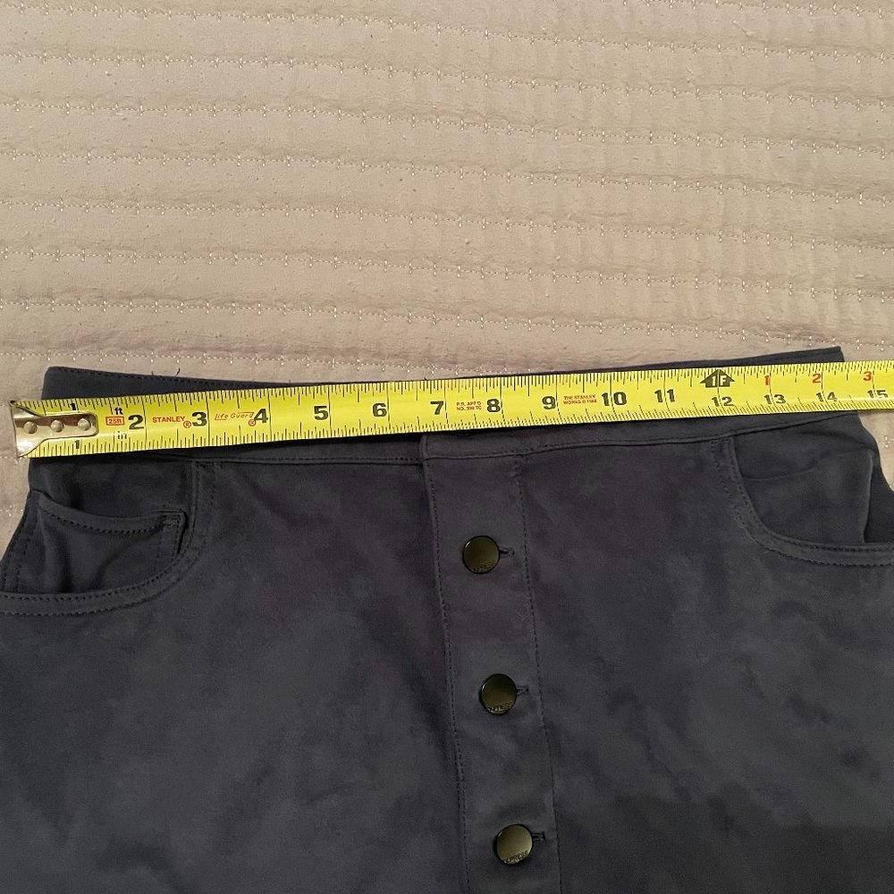 Express Women's Navy Blue Faux Suede Button Front High Waisted Mini Skirt Size 4 - Picture 6 of 7